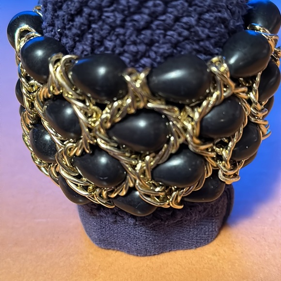 Black and gold bead and chain stretchy bracelet! Never worn! - Picture 3 of 3